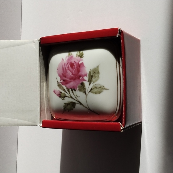 1987 Avon Vintage pink rose music jewelry box, New - Picture 2 of 6